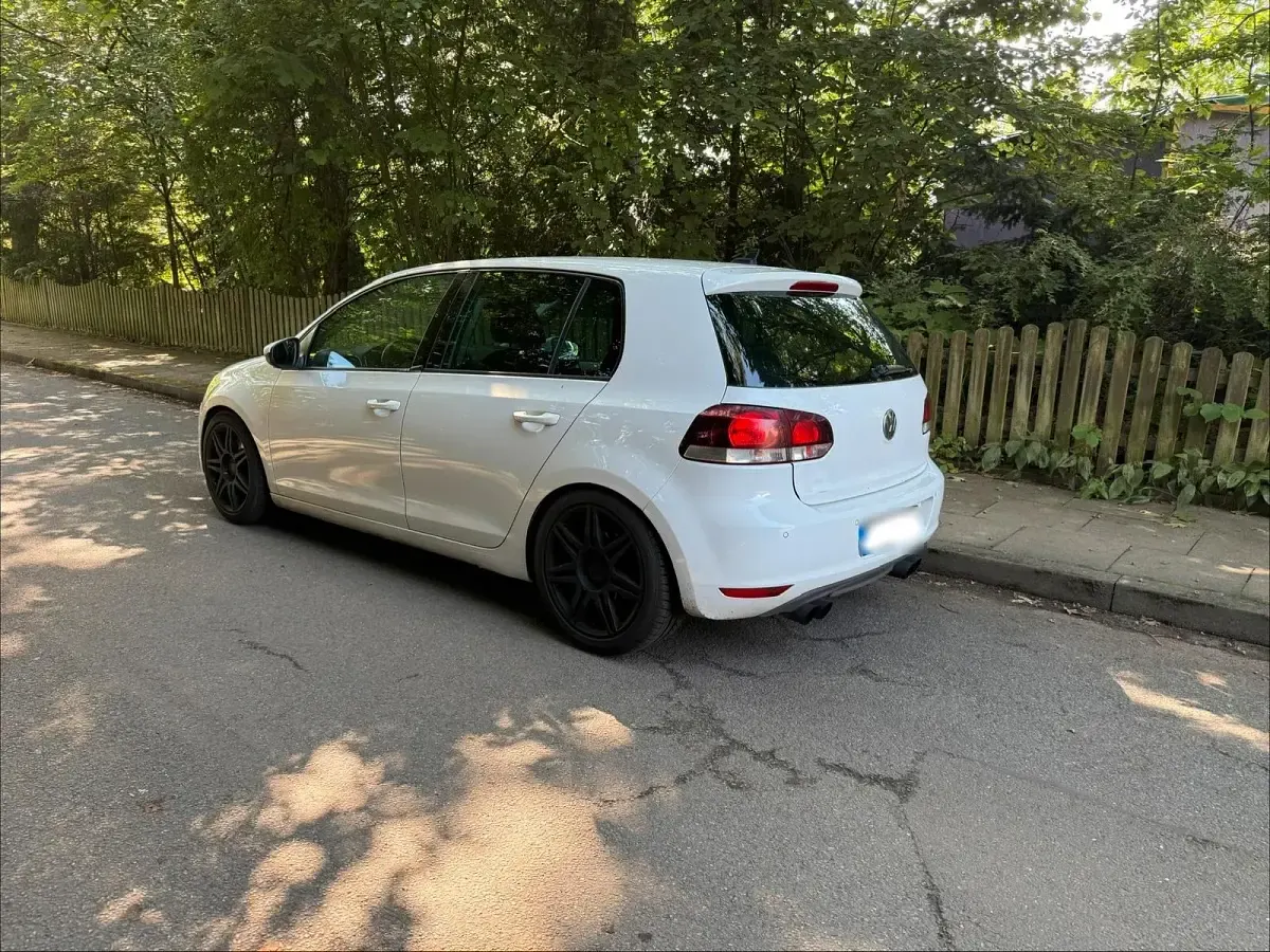 Gebraucht VW Golf VI 160 PS (117 kW) 2009 Weiß Kleinwagen