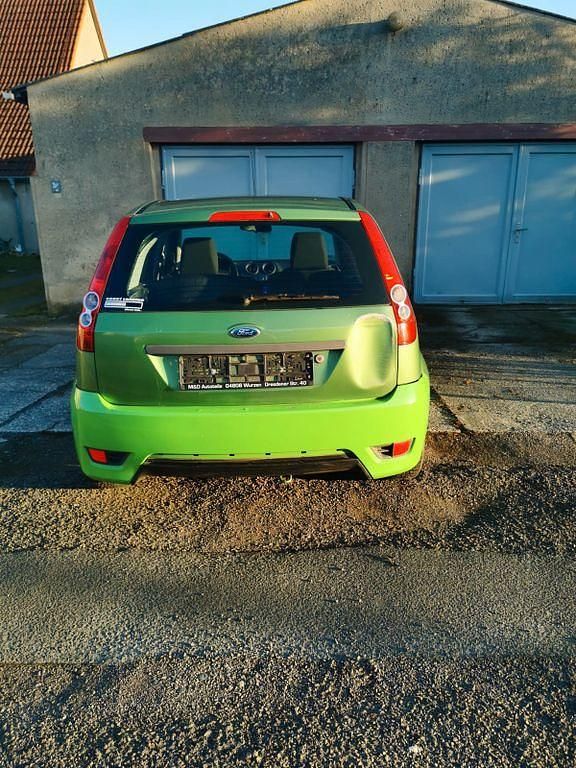Gebraucht Ford Fiesta 80 PS (58 kW) 2007 Grün Kleinwagen