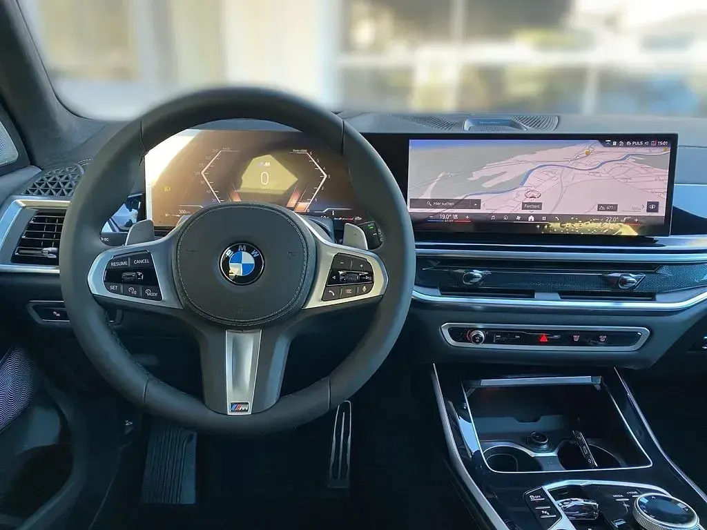Gebraucht BMW X7 M Sport 352 PS (258 kW) 2025 Grau SUV