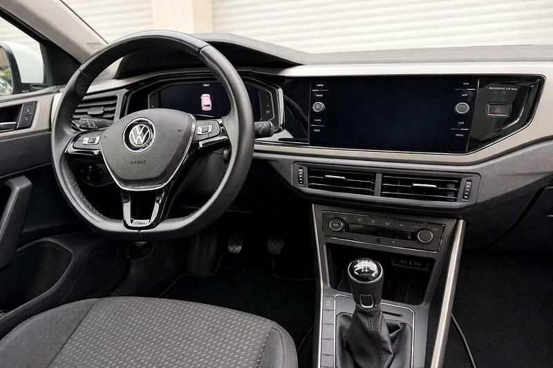 Gebraucht VW Polo Comfortline 95 PS (69 kW) 2021 Weiß Kleinwagen