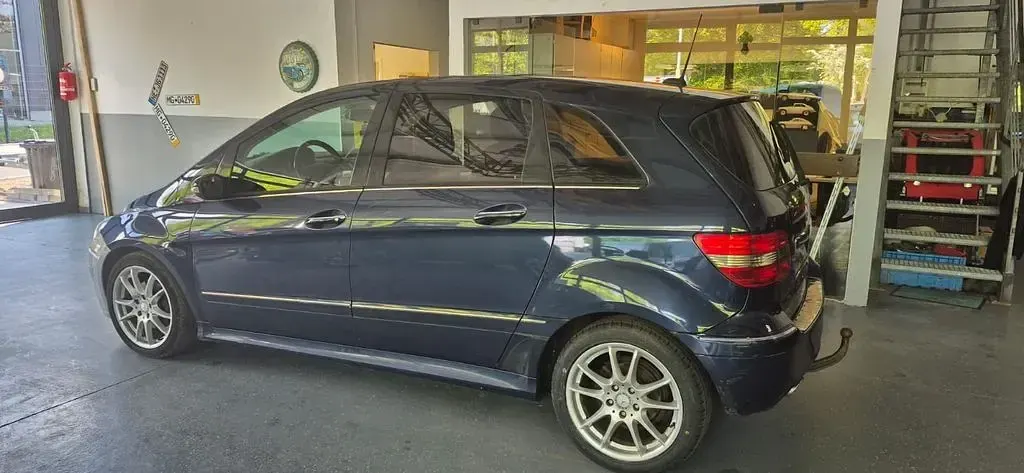 Gebraucht Mercedes B200 140 PS (102 kW) 2005 Blau Van / Kleinbus