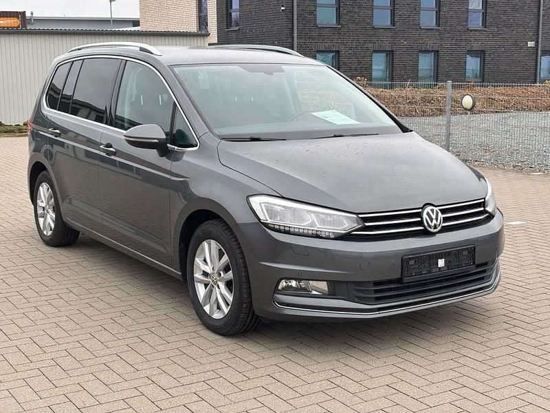 Gebraucht VW Touran Highline 150 PS (110 kW) 2017 Grau Van / Kleinbus