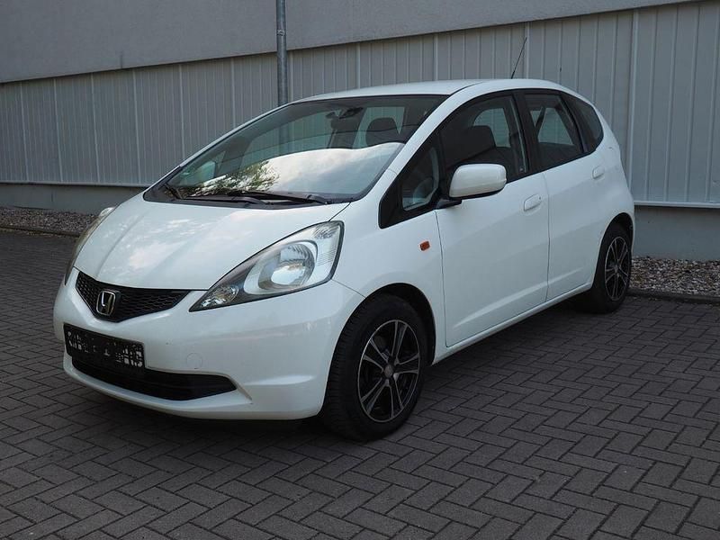 Weiß Gebraucht 2010 Honda Jazz Trend Kleinwagen | 4.990 € (Fairer Preis) - Bild 1/4
