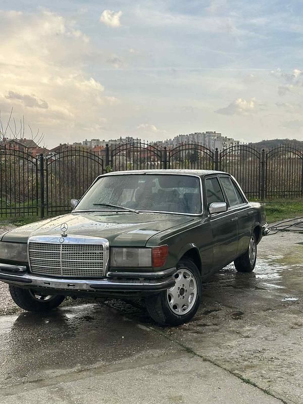 Grün Gebraucht 1980 Mercedes S280 Limousine | 6.499 € - Bild 1/4