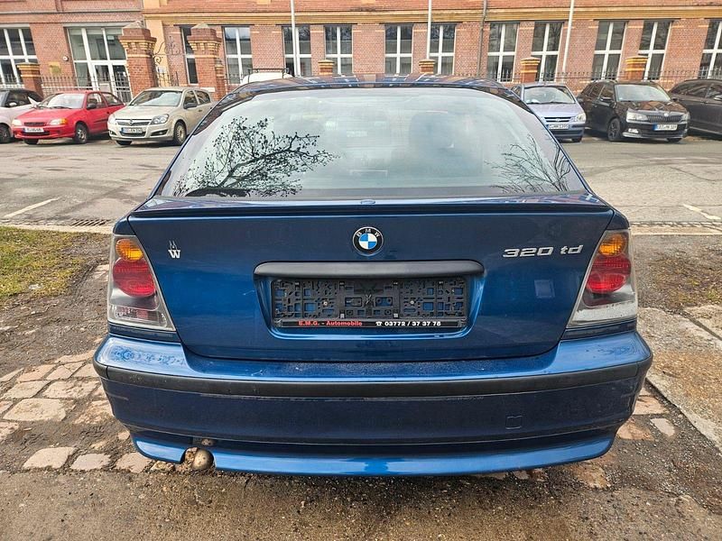 Second-hand BMW 320 150 CP (110 kW) 2002 Albastru Berlinǎ