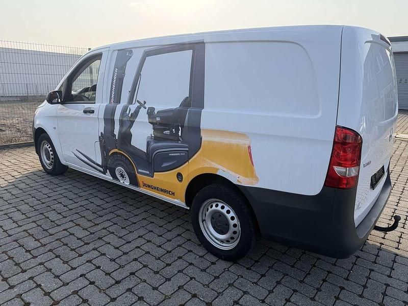 Gebraucht Mercedes Vito 114 PS (83 kW) 2018 Arktikweiss Van