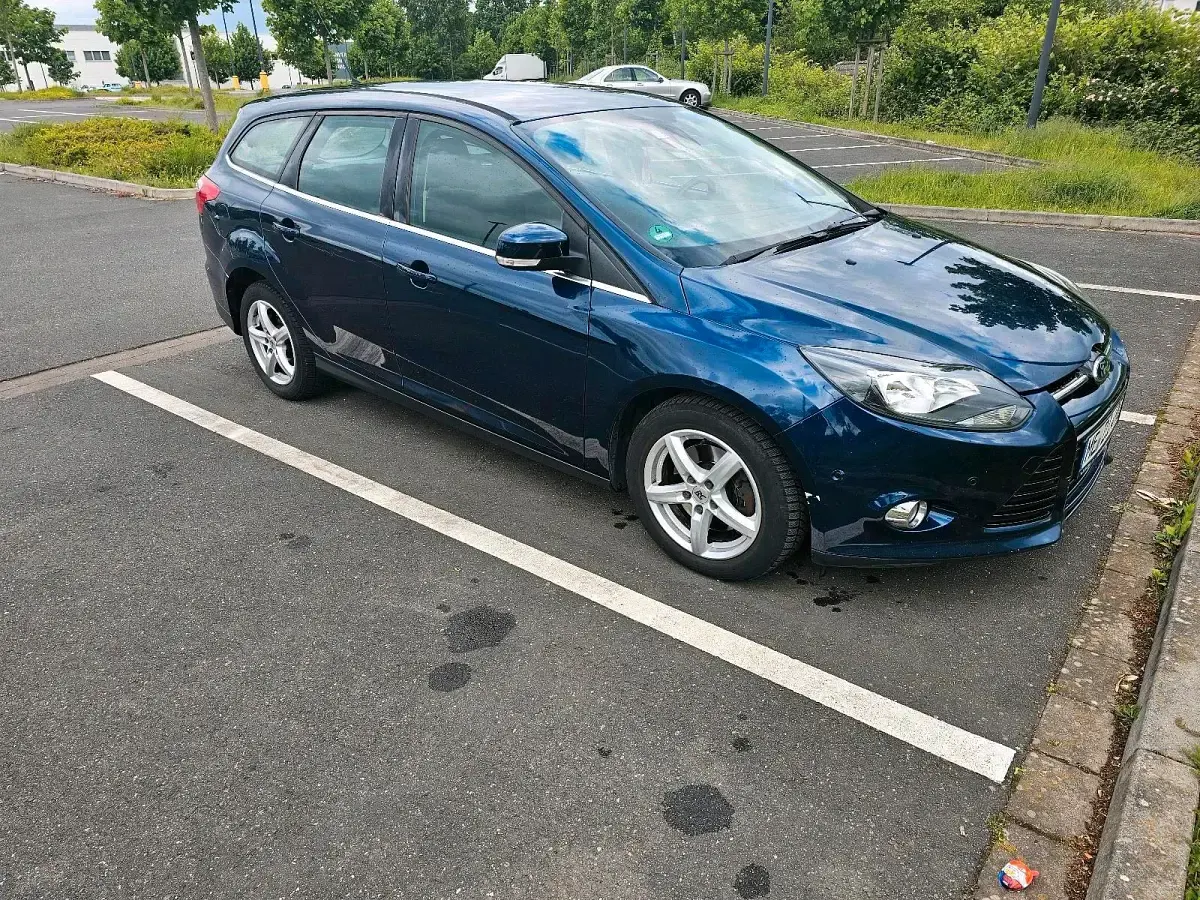 Gebraucht Ford Focus 140 PS (102 kW) 2012 Blau Kombi