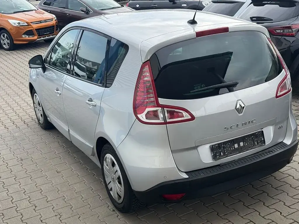 Gebraucht Renault Grand Scénic III 110 PS (80 kW) 2011 Silber Van / Kleinbus
