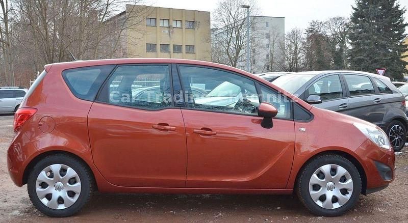 Gebraucht Opel Meriva Edition 101 PS (74 kW) 2012 Orange Van / Kleinbus