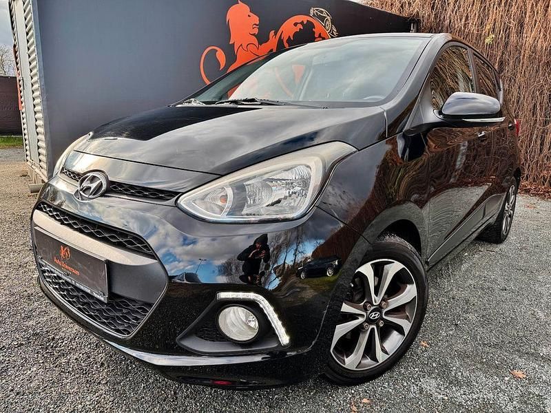 Gebraucht Hyundai i10 67 PS (49 kW) 2016 Schwarz Kleinwagen
