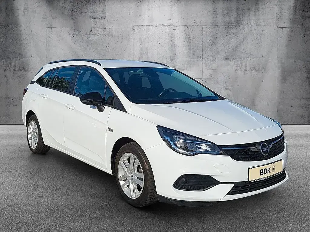 Usata Opel Astra Edition 122 CV (89 kW) 2022 Bianco Utilitaria