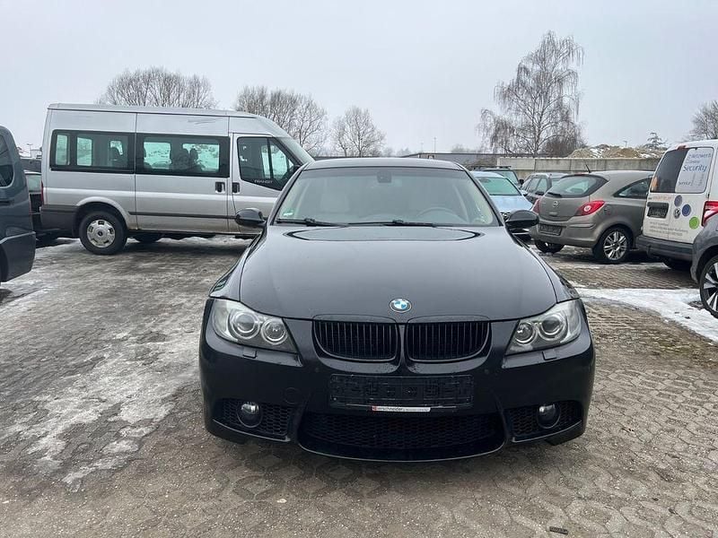Schwarz Gebraucht 2005 BMW 325 Sport Line Limousine | 4.450 € (Fairer Preis) - Bild 1/4
