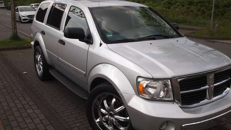 Silber Gebraucht 2008 Dodge Durango SUV | 7.990 € (Superpreis) - Bild 1/4