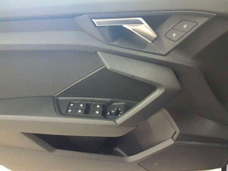 Second-hand Audi A3 Business 150 CP (110 kW) 2022 Negru Berlinǎ