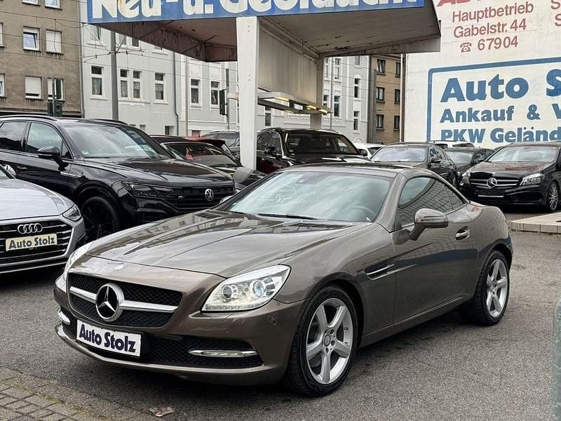 Grau Gebraucht 2015 Mercedes SLK250 Cabrio | 17.950 € (Guter Preis) - Bild 1/4