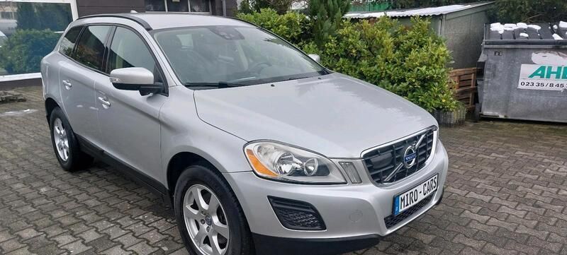 Silber Gebraucht 2013 Volvo XC60 Pro SUV | 12.990 € (Guter Preis) - Bild 1/4