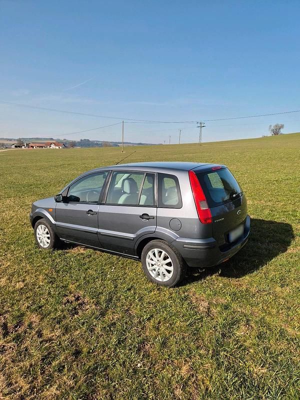 Gebraucht Ford Fusion 80 PS (58 kW) 2005 Grau Kleinwagen