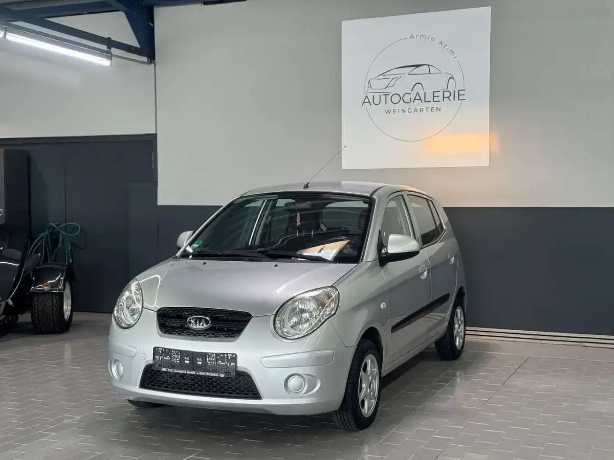 Gebraucht Kia Picanto 65 PS (47 kW) 2009 Brilliantsilber met. Kleinwagen
