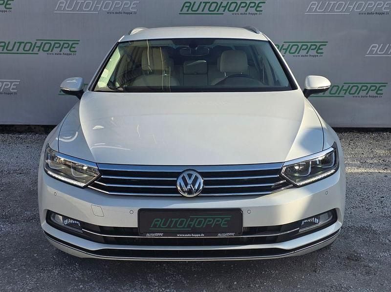 Gebraucht VW Passat Highline 179 PS (131 kW) 2018 Oryxweiß perlmutteffekt Kombi