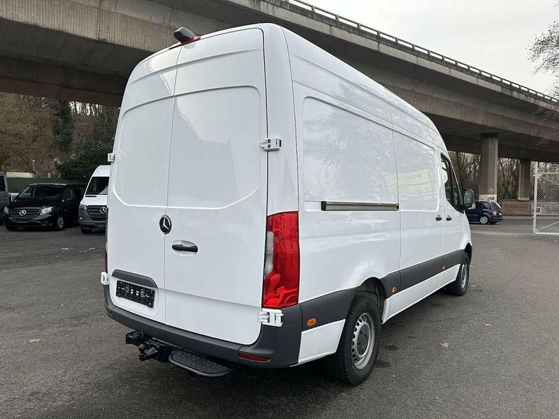 Gebraucht Mercedes Sprinter 163 PS (119 kW) 2019 Arktikweiss Van