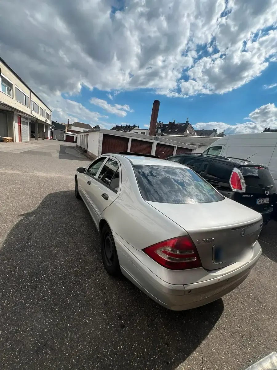 Gebraucht Mercedes C200 120 PS (88 kW) 2004 Silber Limousine
