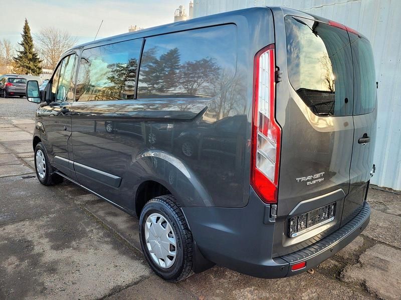 Gebraucht Ford Transit Trend 131 PS (96 kW) 2016 Grau Van / Kleinbus