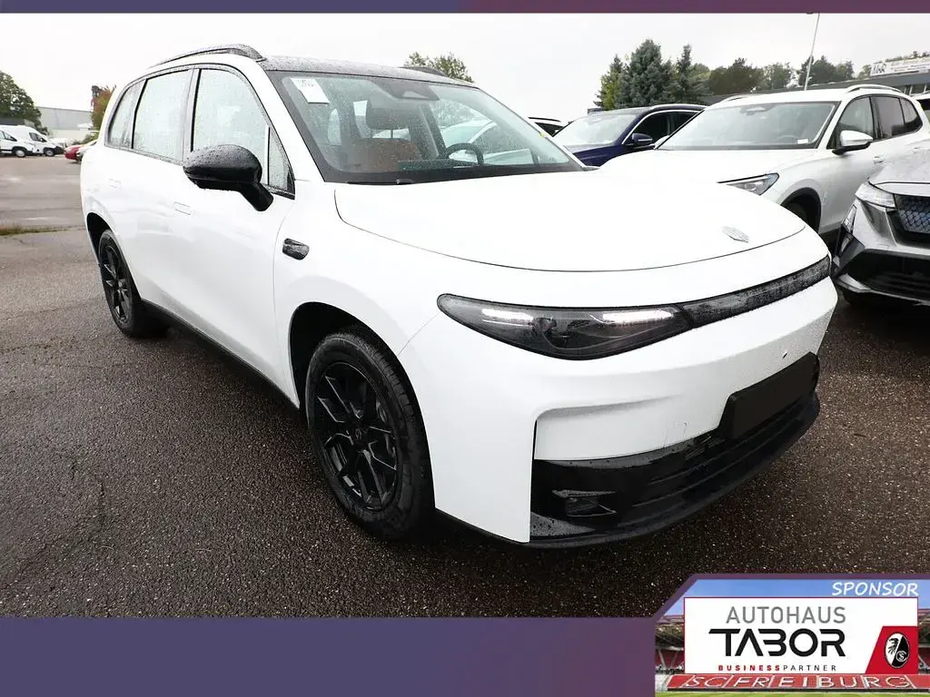 Uusi Leapmotor C10 439 kW (598 HP) 2026 Valkoinen Katumaasturi