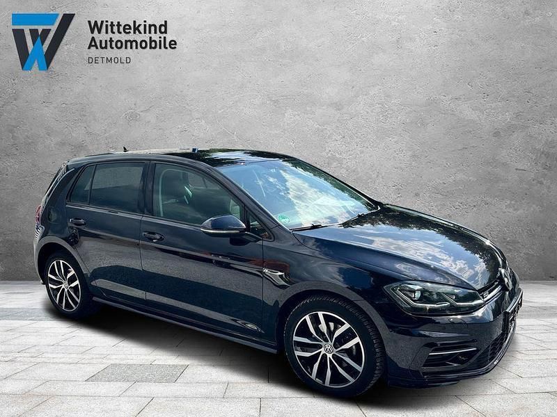 Schwarz Gebraucht 2017 VW Golf VII Highline Limousine | 9.999 € (Fairer Preis) - Bild 1/4