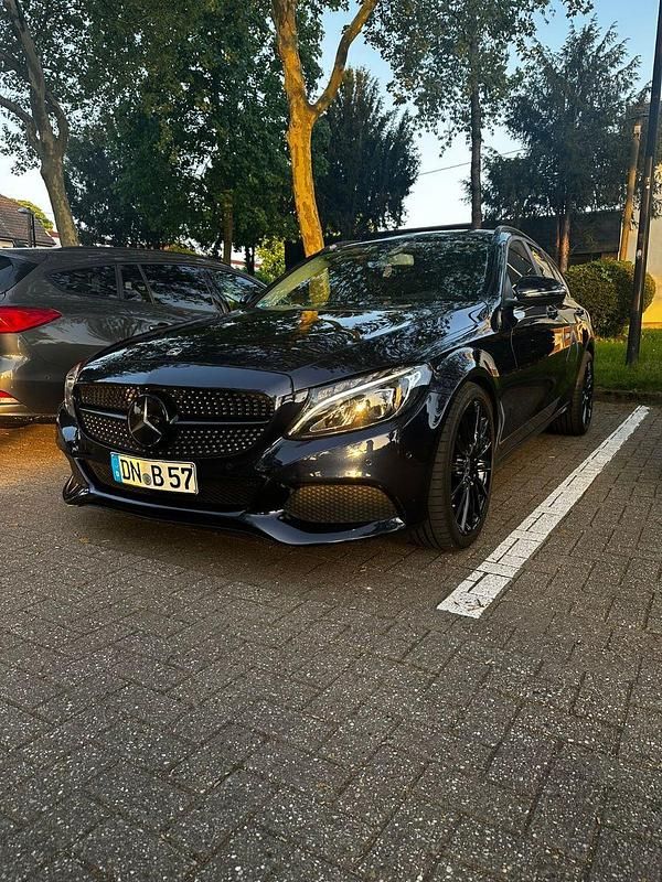 Blau Gebraucht 2015 Mercedes C180 AMG Kombi | 9.000 € (Fairer Preis) - Bild 1/4