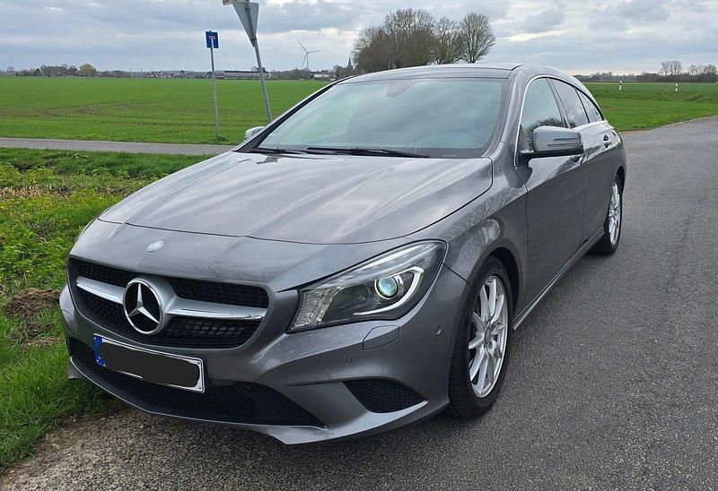 Gebraucht Mercedes CLA200 156 PS (114 kW) 2015 Grau Kombi