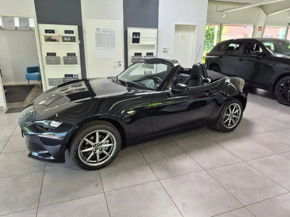 Neu Mazda MX5 Exclusive-Line 132 PS (97 kW) 2026 Schwarz Cabrio