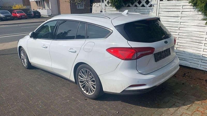 Gebraucht Ford Focus Titanium 150 PS (110 kW) 2020 Weiß Limousine