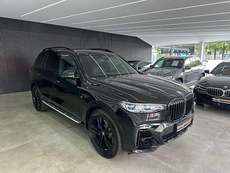 Schwarz Gebraucht 2021 BMW X7 M Sport SUV | 64.950 € (Guter Preis) - Bild 1/4