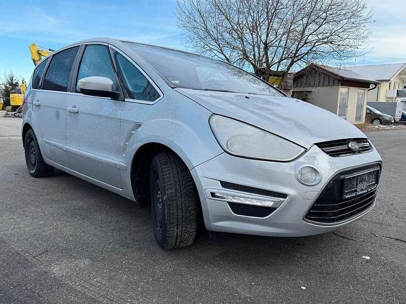 Gebraucht Ford S-MAX Titanium 163 PS (119 kW) 2013 Silber Van / Kleinbus