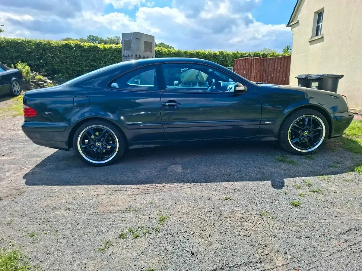 Gebraucht Mercedes CLK200 163 PS (119 kW) 2001 Schwarz Coupé