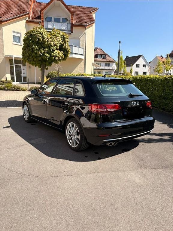 Second-hand Audi A3 150 CP (110 kW) 2018 Negru Berlinǎ