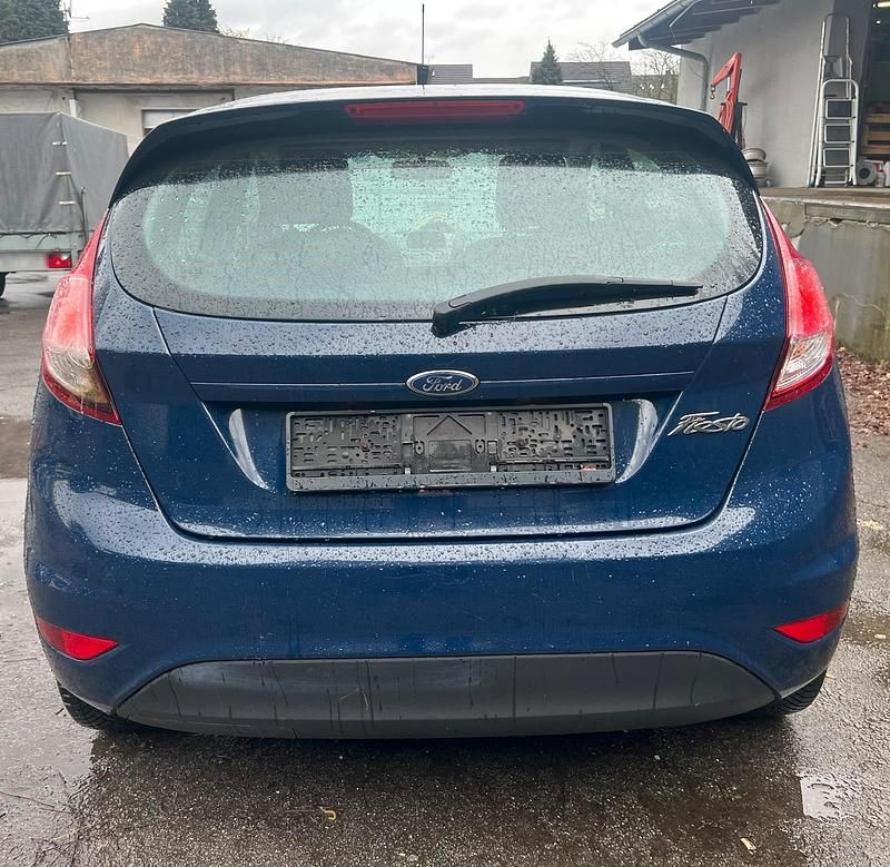 Gebraucht Ford Fiesta 80 PS (58 kW) 2016 Blau Limousine