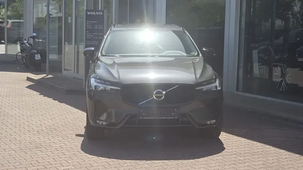 Gebraucht Volvo XC60 Plus 197 PS (144 kW) 2022 Grau SUV