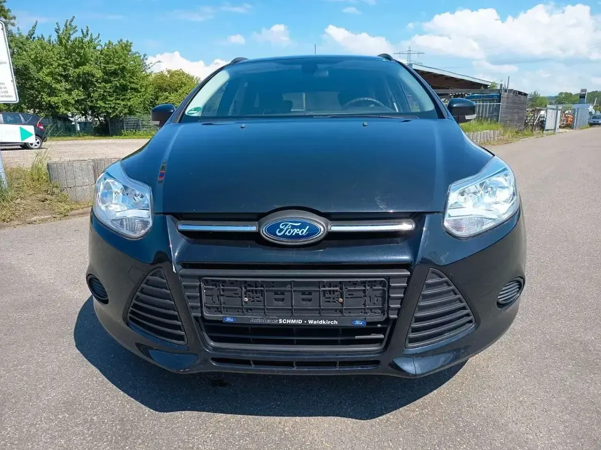 Gebraucht Ford Focus Trend 95 PS (69 kW) 2013 Schwarz Kombi