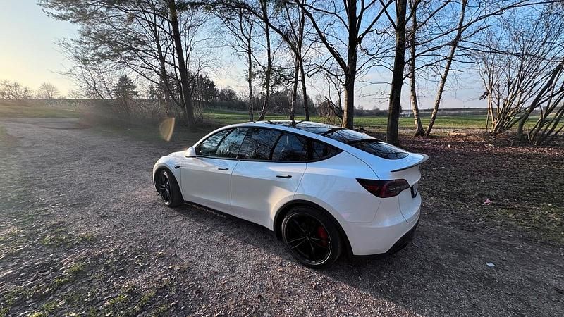 Gebraucht Tesla Model Y Performance 378 kW (514 PS) 2022 Weiß SUV