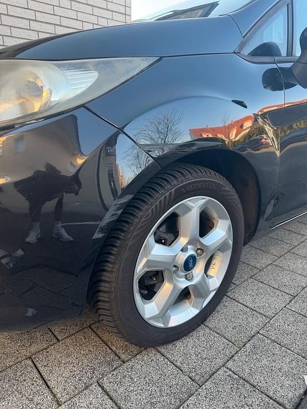 Gebraucht Ford Fiesta 70 PS (51 kW) 2009 Schwarz Kleinwagen