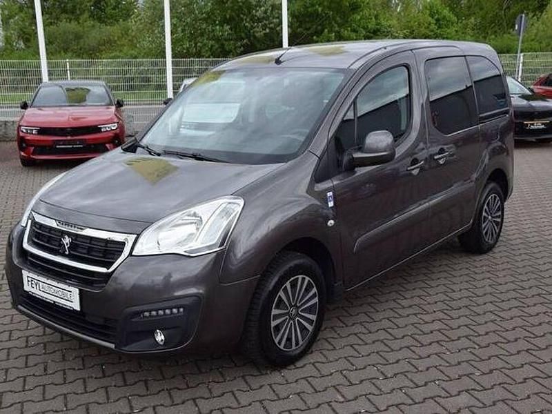 Gebraucht Peugeot Partner 98 PS (72 kW) 2017 Grau Van / Kleinbus