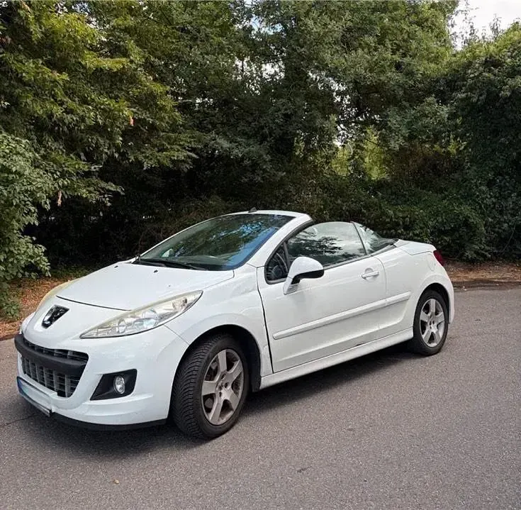 Gebraucht Peugeot 207 CC 120 PS (88 kW) 2010 Weiß Cabrio