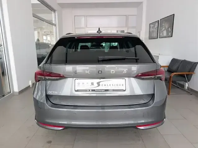 Gebraucht Skoda Octavia Tour 150 PS (110 kW) 2025 Grau Kombi