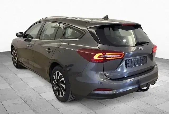 Gebraucht Ford Focus Titanium 120 PS (88 kW) 2022 Grau Limousine