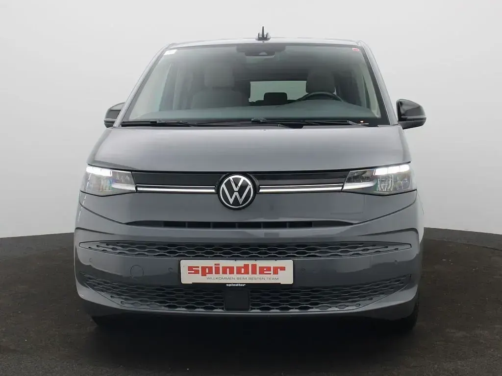 Gebraucht VW Multivan Life 218 PS (160 kW) 2022 Pure grey Van / Kleinbus