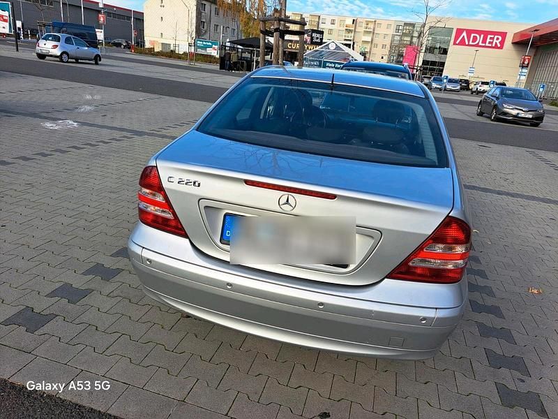 Silber Gebraucht 2005 Mercedes C220 Classic Limousine | 2.800 € (Fairer Preis) - Bild 1/4