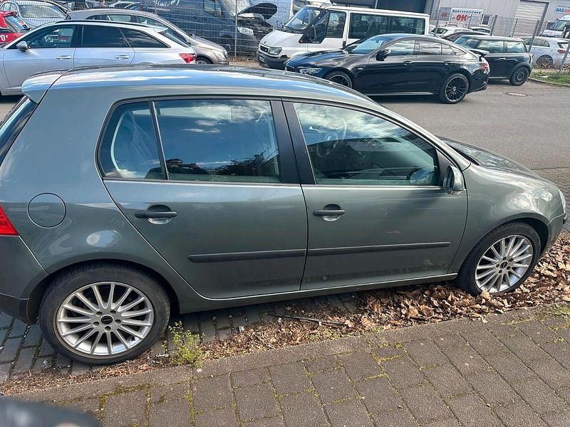 Gebraucht VW Golf V 103 PS (75 kW) 2005 Grün Kleinwagen