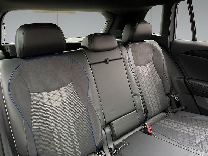 Gebraucht VW Tiguan R-line 150 PS (110 kW) 2025 Silber SUV