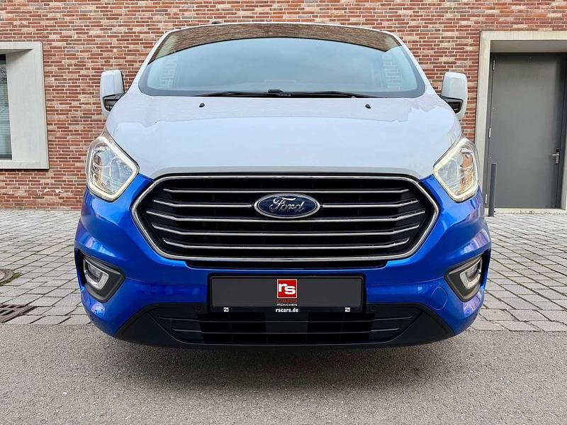 Gebraucht Ford Tourneo 131 PS (96 kW) 2020 Frostweiß Van / Kleinbus